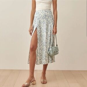 Reformation Zoe Midi Skirt Light Blue Floral with leg slit, size 6